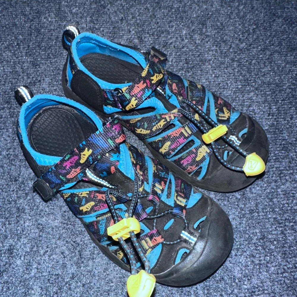 Keen Newport H2 Kids Shoes Size 3 Dinosaur Print Blue Black Water Sandals